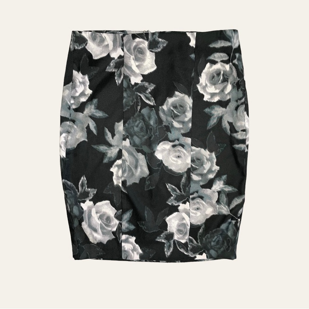 🚫Floral Pencil Skirt🚫SOLD🚫